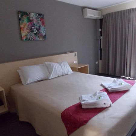 Currimundi Hotel Motel Buitenkant foto